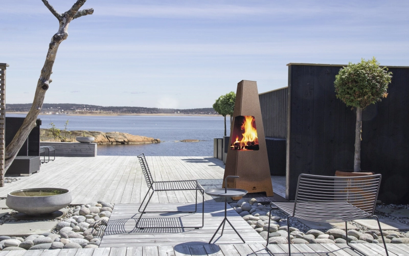 Jotul Terrazza : Une cheminée extérieure au design unique