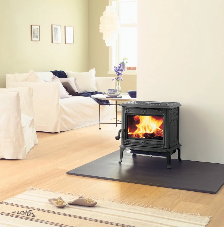 Poêle à bois Jotul F100 : compact et puissant