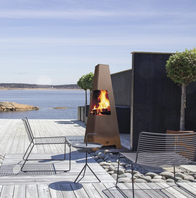 Jotul Terrazza : Une cheminée extérieure au design unique