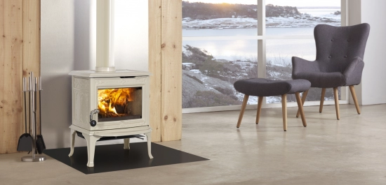 Poêle à bois Jotul F100 : compact et puissant