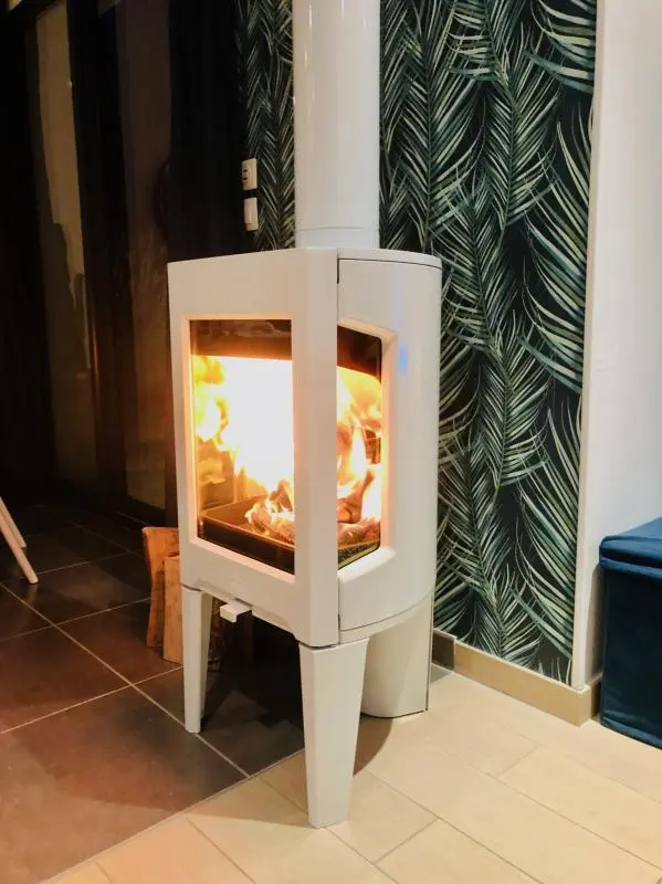 Installation d'un poêle F163 Jotul à Bieville-Beuville