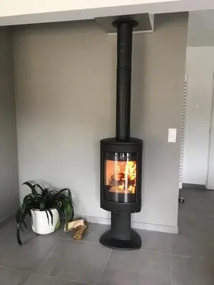 Installation d'un poêle à bois Jotul 373 à Démouville