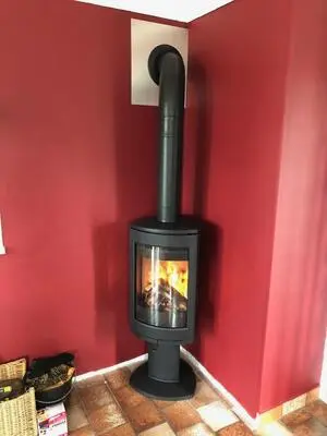 Installation d'un poêle à bois Jotul 373 à Bernières