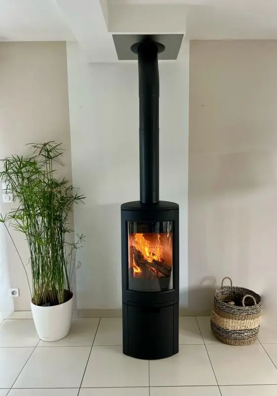 Aménagement d'un poêle à bois F378 Jotul à Nonant