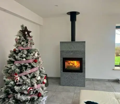 Installation d'un poêle-cheminée à bois Jotul à Gonneville