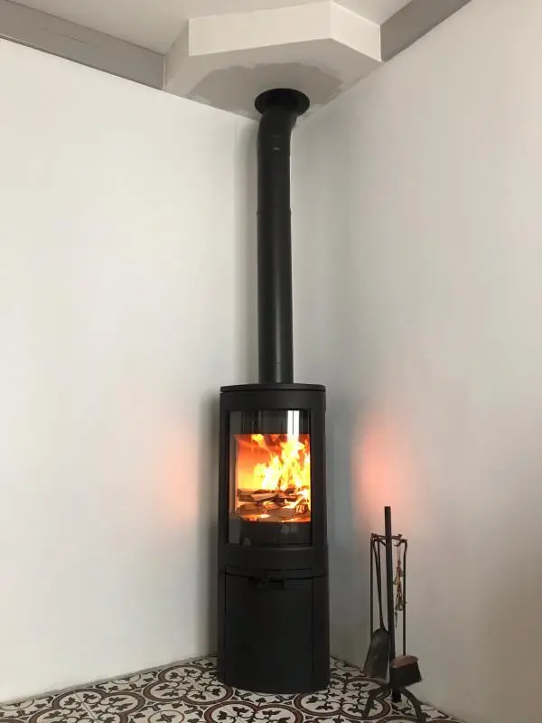 Réalisation d'un poêle Jotul F378 à Cuverville