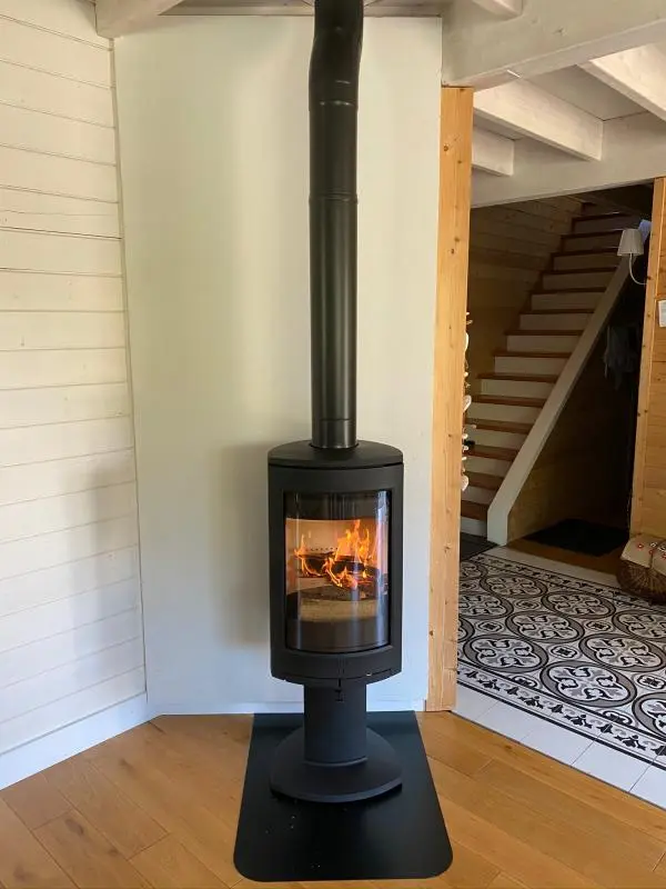 Installation d'un poêle F373 Jotul dans le Calvados 